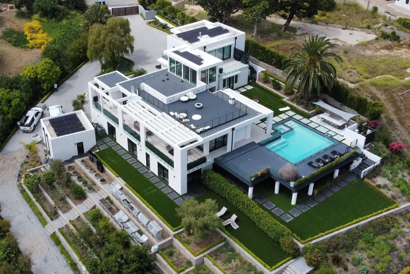 Solar installation on a Southern California home